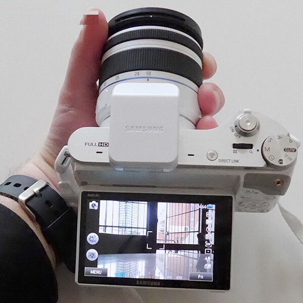 دوربین دیجیتال سامسونگ مدل NX300 18-55mm دوربین دیجیتال سامسونگ مدل NX300 18-55mm